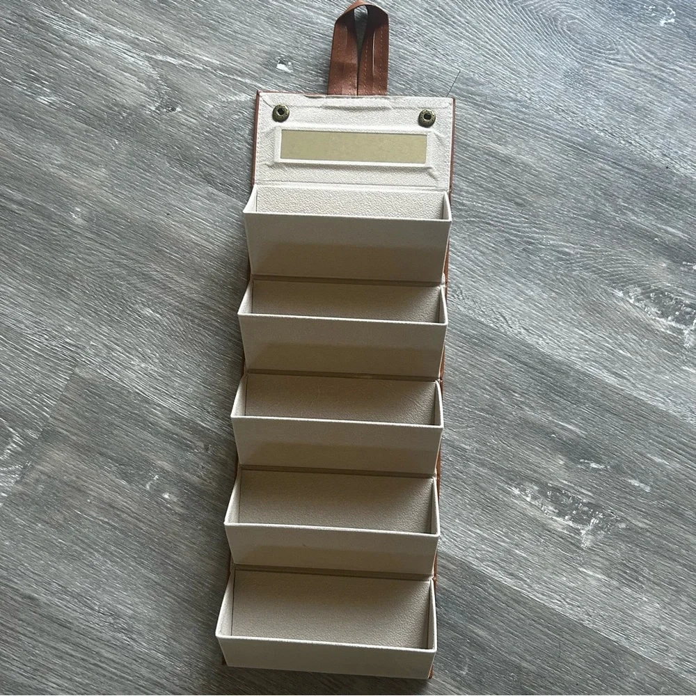 Brookstone Tan Leather Look Travel Glasses / Sunglasses Case Holds 6 Pairs